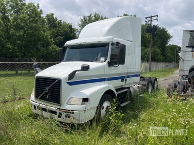 2017 Volvo VN 6x4 T/A Sleeper Truck Tractor