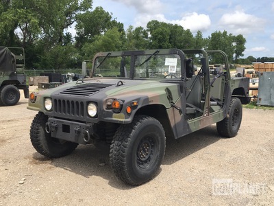 AM General M1097A2 HMMWV 4 Door w/Truck Body