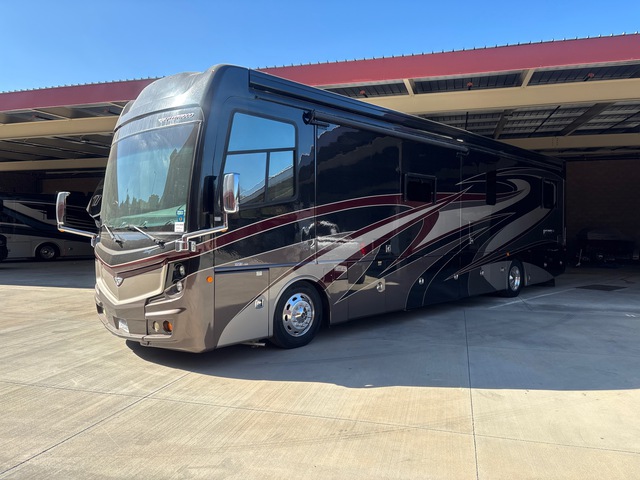 2018 Fleetwood Discovery 39 Motor Home