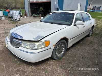 2001 Lincoln Town Car Signature Samochód