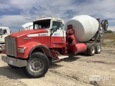 1999 Kenworth W900 8x4 Mixer vrachtwagen (Inoperable)