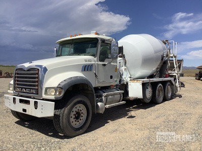 2009 Mack GU700 10x4 Mixer Truck