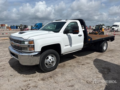 2017 Chevrolet Silverado 3500HD 4x4 平台トラック