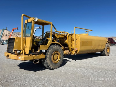 1980 Cat 613B 5000 gal 4x4 Citerne à eau