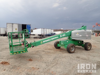 2015 Genie S40 4WD Diesel Telescopic Boom Lift