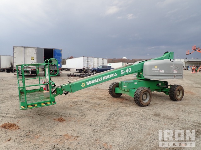 2015 Genie S40 4WD Diesel Telescopic Boom Lift