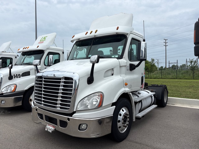 2012 Freightliner Cascadia 113 4x2 S/A Day Cab Truck Tractor