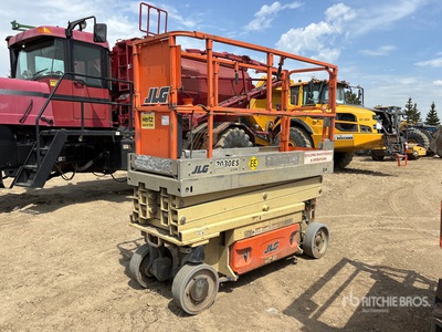 JLG Electric Scissor Lift