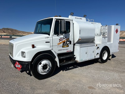1999 Freightliner FL70 4x2 Autocarro trasporto carburante per lubrificante