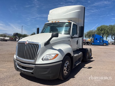 2021 International LT625 6x4 Cabeza Tractora Cabina Corta