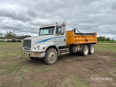 1997 Freighliner FL112 T/A Camión dumper