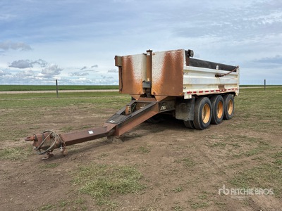 2003 Cancade 17 ft Tri/A Pup Remolque banera