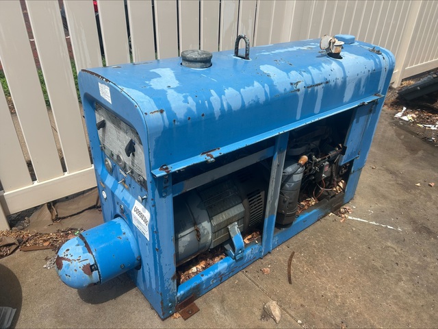 1984 Lincoln Shield-Arc SA-200 200 A Stick Engine Driven Welder