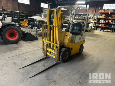 Yale GLP030UAT073P 2800 lb Pneumatic Tire Forklift