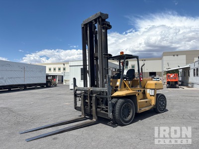 Cat DP100 20600 lb Forklift