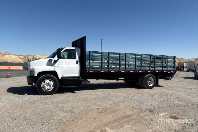 2006 GMC C6500 4x2 Truck Cab