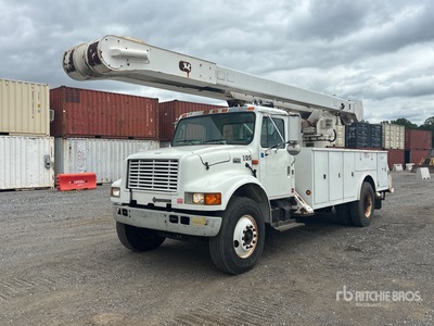 2000 Versalift V0355MHI 60 ft on 2001 International 4900 4x2 Lkw-Arbeitsbühne