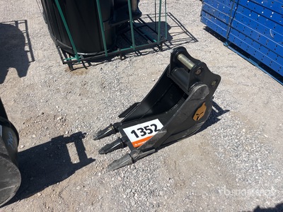 Trojan 12 in Digging Excavator Bucket - Fits 40mm Cat 303, 303.5, 304 Case, New Holland, Kobelco SK35 Deere/Hitachi 35D/G