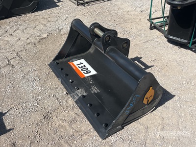 Trojan 42 in Cleanup Excavator Bucket - Fits 40mm Cat 303, 303.5, 304 Case, New Holland, Kobelco SK35 Deere/Hitachi 35D/G