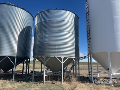 Sakundiak +/- 4200 bu 4 Ring Hopper Grain Bin