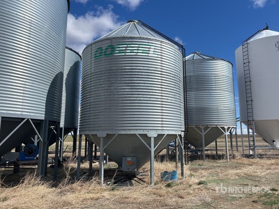 Goebel +/- 2100 bu 3 Ring Hopper Grain Bin