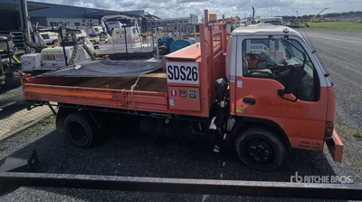 2004 Isuzu NPR400 ダンプトラック(S/A)
