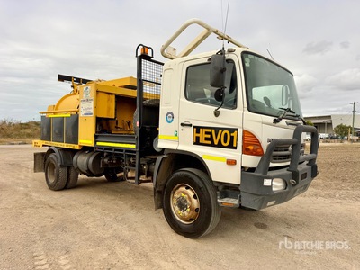 2008 Hino 500 4x4 w/ 2009 Vac-U-Digga Vacuum Tanker Truck