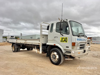 2005 Mitsubishi FM600 4x2 Flatbed Truck