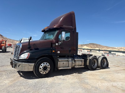 2013 Freightliner Cascadia 125 6x4 Cabeza Tractora Cabina Corta