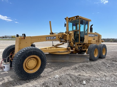 2001 John Deere 772CH AWD Motor Grader