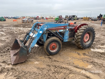 Massey Ferguson 135 2WD トラクター