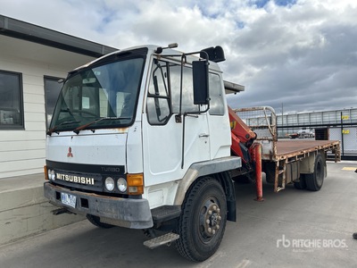 1992 Mitsubishi FK Camion à Plateau