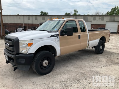 2015 Ford F-350 XL 4x4 Extended Cab Pickup