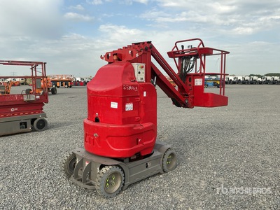 Vertical Mast Lift