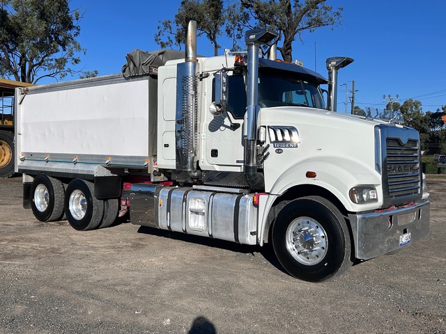 2012 Mack Trident 6x4 Sleeper Tipper Truck 2012 Mack Trident 6x4 Sleeper Tipper Truck