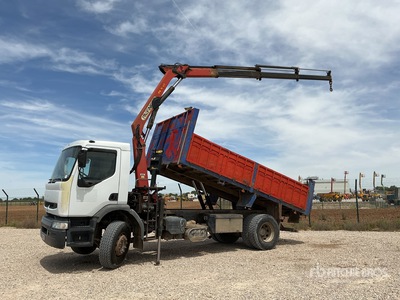 2000 Palfinger PK9501 on 2001 Renault Premium 250 4x2 Camión Dumper con Grúa