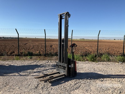 2007 R0CLA SW12 Electric Stacker
