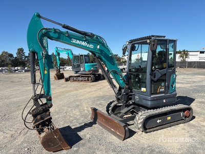 2022 Sunward SWE35UF Mini Excavator