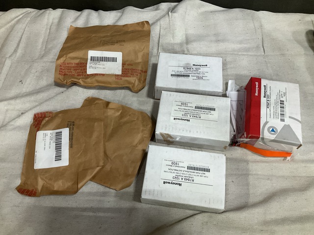 (4) Ultraviolet Flame Amplifiers, (6) Headed Straight Pins & Assorted Items