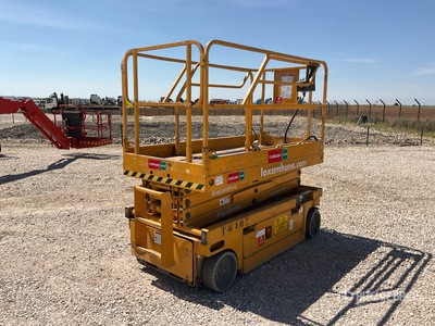 2006 Haulotte Compact 10 Electric Plateforme élévatrice à ciseaux (Inoperable)