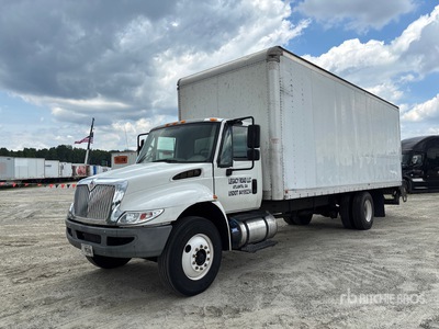 2018 International 4300 4x2 Autocarro furgonato