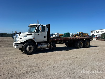 2017 International 4400 SBA 6x4 平台トラック