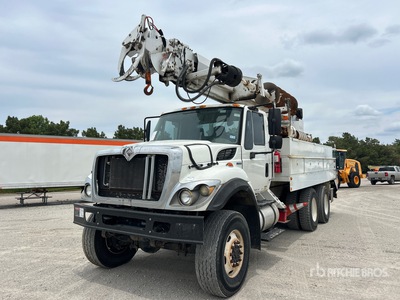 Altec D2050A T on 2008 International 7500 6x6 Digger Derrick Truck