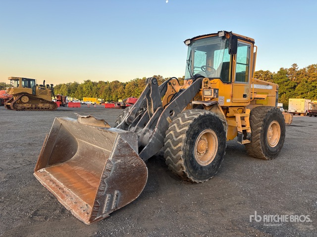2001 Volvo L70D Wheel Loader