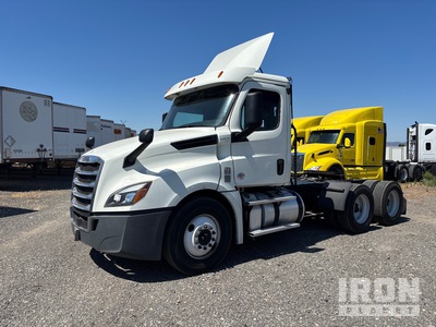 2018 Freightliner Cascadia 126 6x4 Cabeza Tractora Cabina Corta