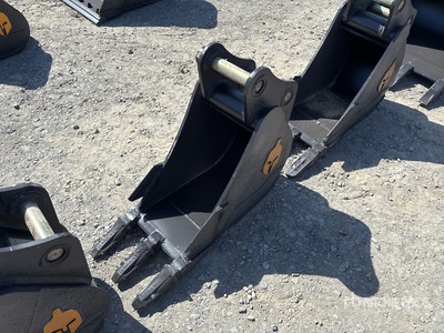 Trojan 35CL 12 in Digging Excavator Bucket - Fits 40mm Cat 303, 303.5, 304 Case, New Holland, Kobelco SK35 Deere/Hitachi 35D/G