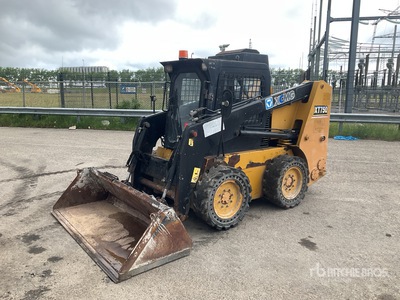 2014 XCMG XT750 Chargeuse à direction à glissement