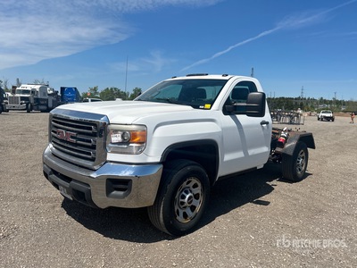2015 GMC Sierra 3500 4x4 Flatbed Truck