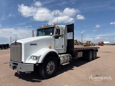 2014 Kenworth T800 6x4 Flatbed Truck