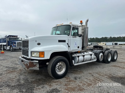 2001 Mack CL733 8x4 Heavy Haul Tri/A Day Cab Truck Tractor